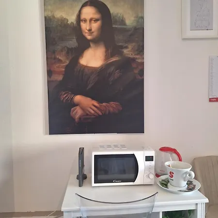 Le Petit Maison