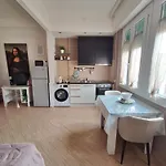 Le Petit Maison