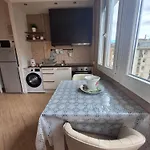 Le Petit Maison *